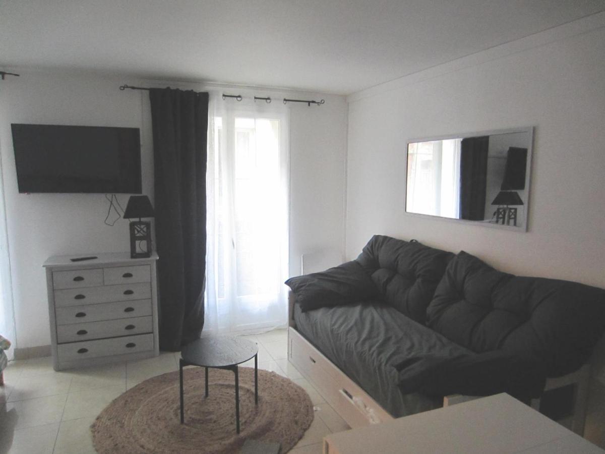 Appartement Studio hyper centre avec terrasse à 1 rue de la plage et2 à Dieppe Extérieur photo
