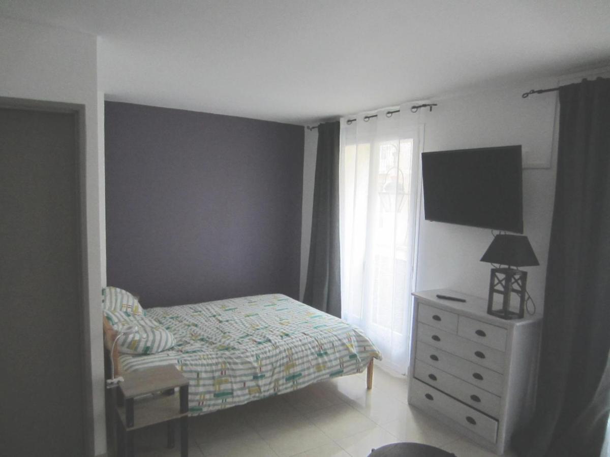 Appartement Studio hyper centre avec terrasse à 1 rue de la plage et2 à Dieppe Extérieur photo